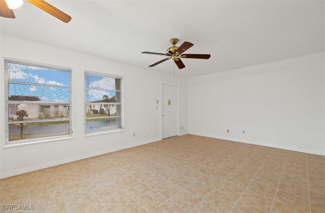 Building Photo - 18 Tangerine Ct