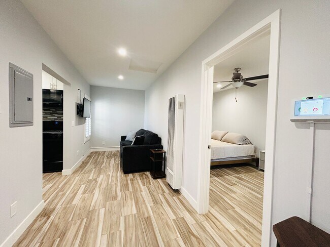 Building Photo - 8828 Haas Ave