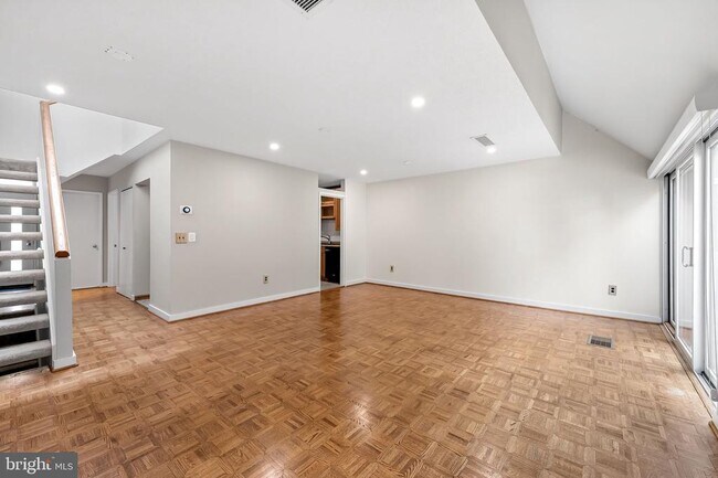 Building Photo - 2302 Wineberry Terrace