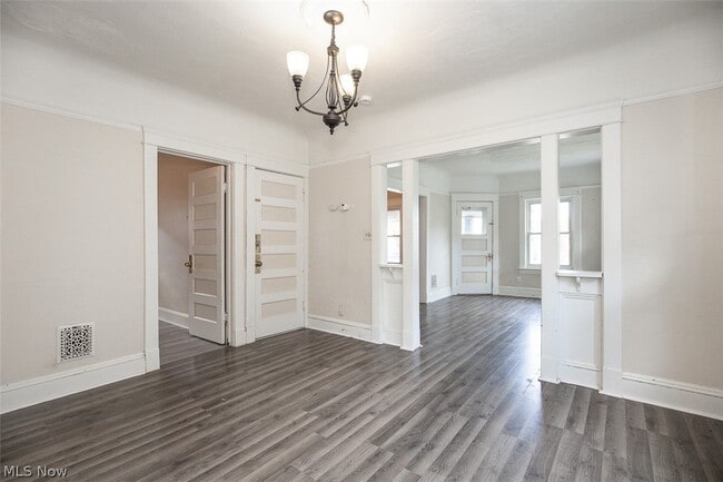 Building Photo - 1545 Coutant Ave