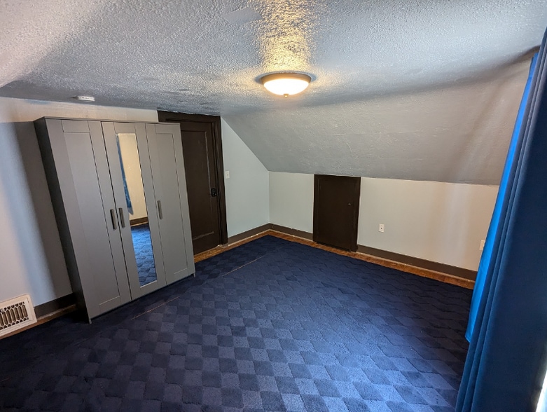 Building Photo - 329 NW 21st St