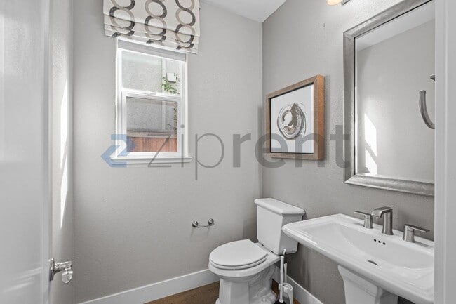 Building Photo - 285 Bear Creek Dr