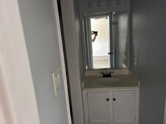 Building Photo - 1323 Reddleshire Ln