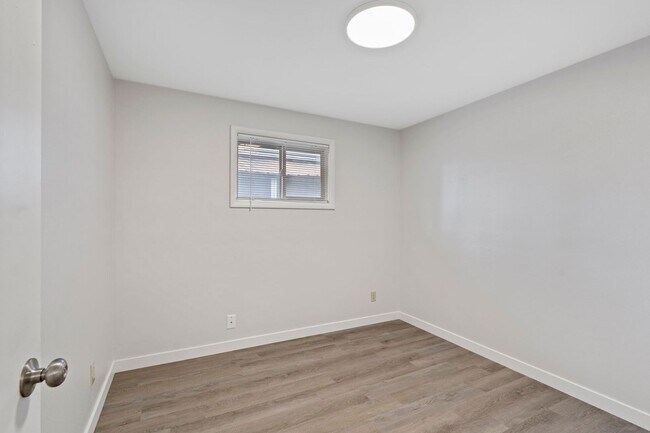 Building Photo - 2915 N Lincoln St