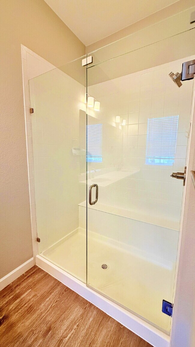 Building Photo - FANTASTIC 2019 4 Bed 3.5 Bath Ranch with over 3,000 finished SqFt in the Castlewood Neighborhood ...