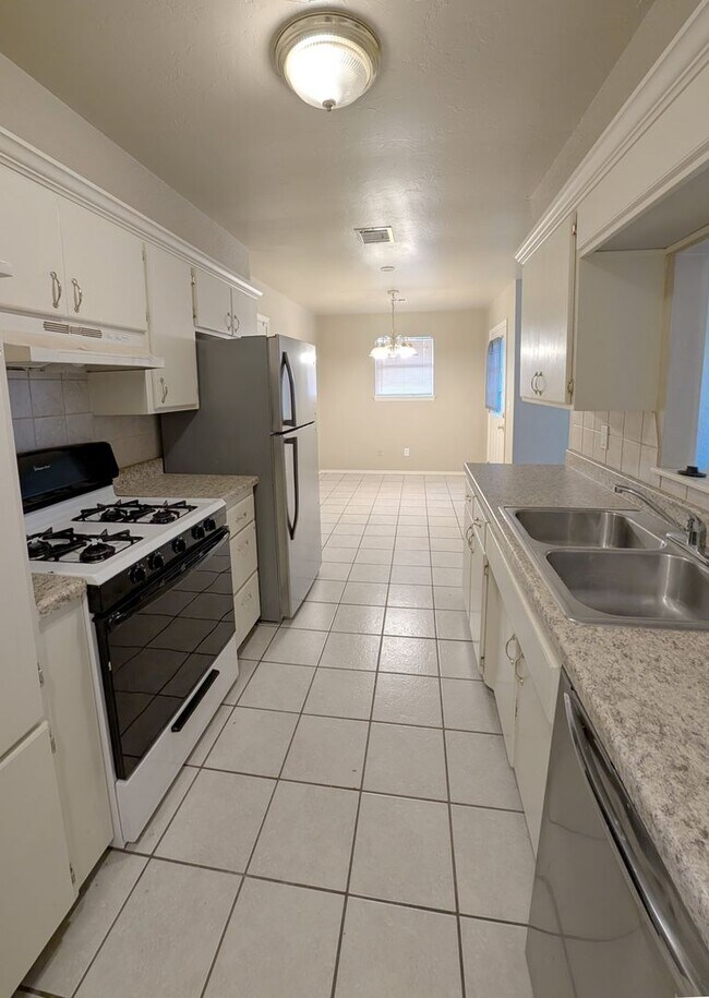 Building Photo - Great Home in Midwest City