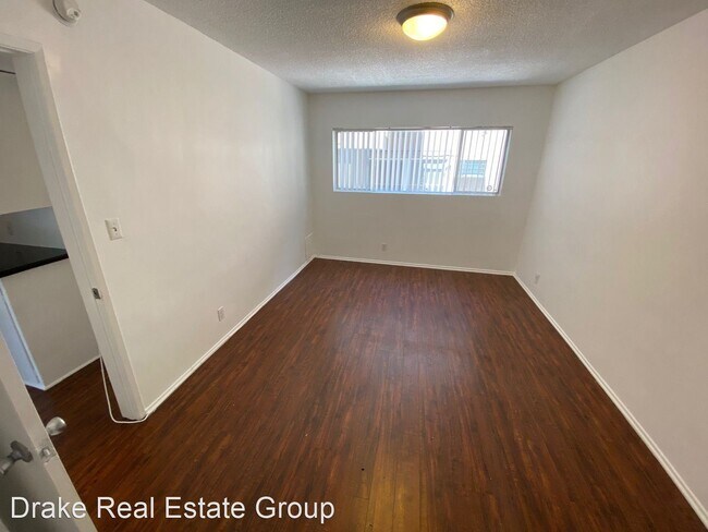 Building Photo - 915 N Spaulding Ave