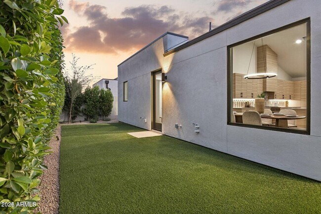 Building Photo - 6323 N 10th Dr