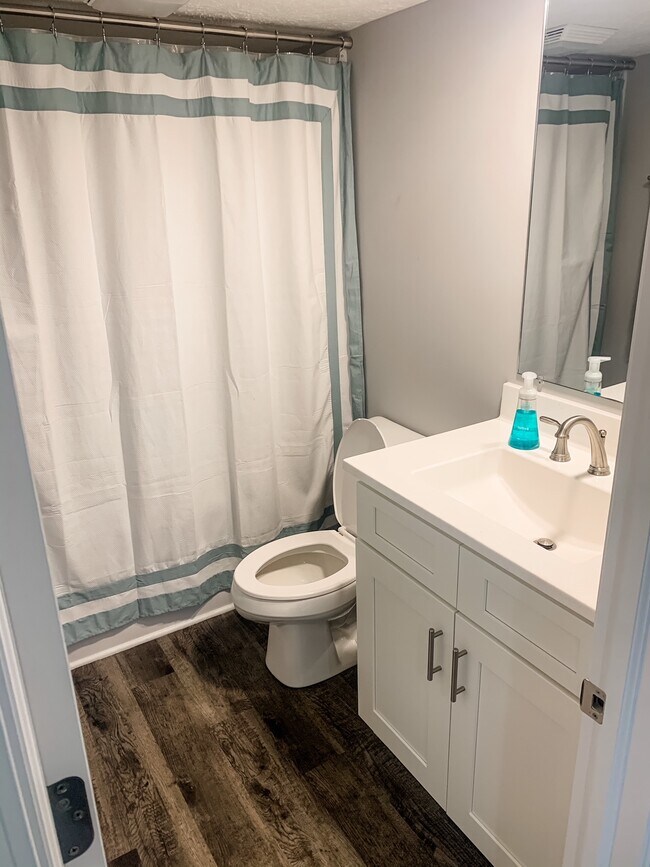 Full Bath - 2525 Central Ave