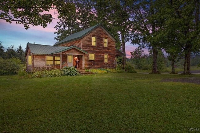 Primary Photo - 5652 E Lake Rd