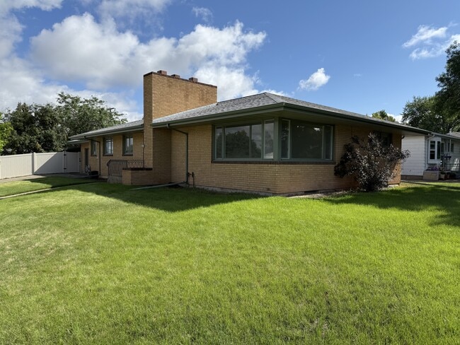 Building Photo - 3201 7th Ave S