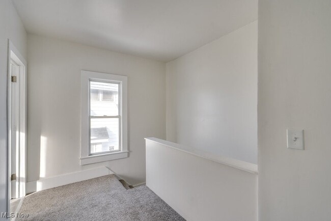 Building Photo - 155 W Walnut St