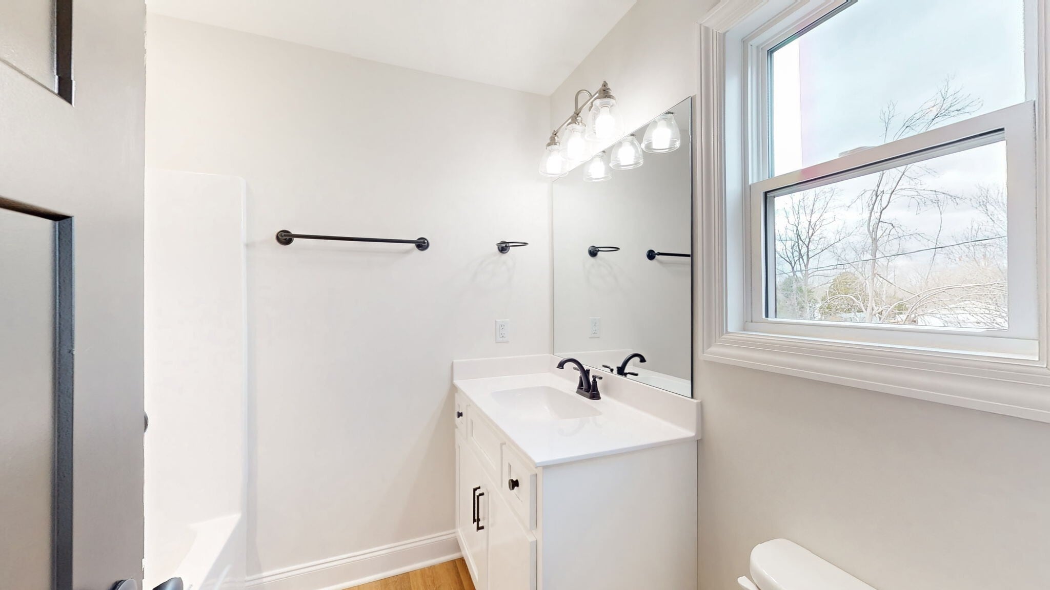 Building Photo - 232 Twin Cove Dr