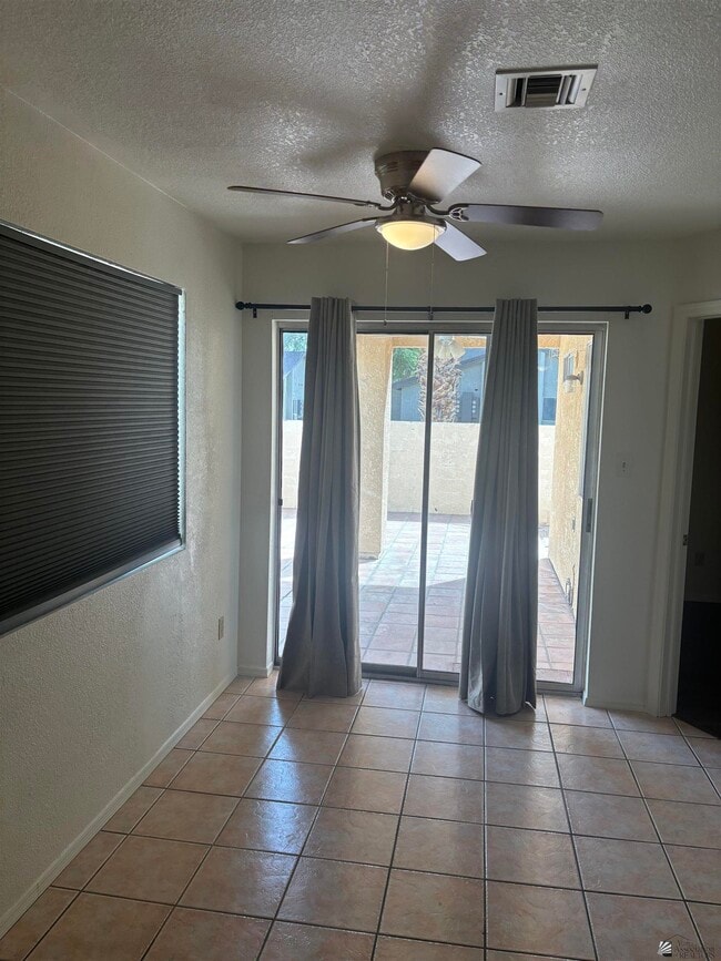 Building Photo - 2605 W 12th Pl