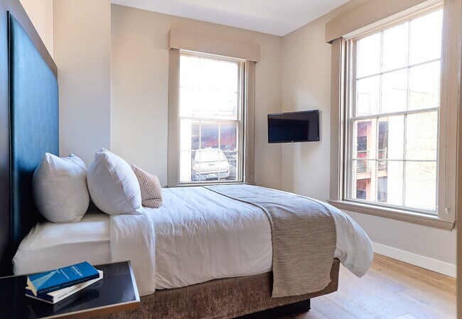 Building Photo - 83 Middle St