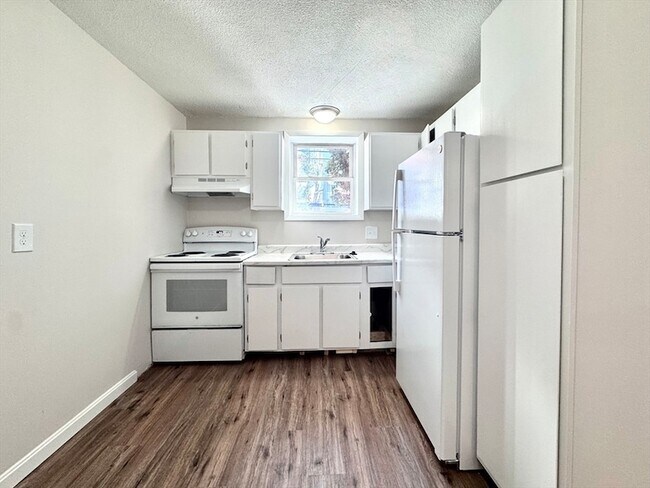 Building Photo - 50-58 Walnut Street Unit B2