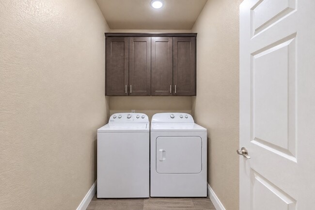 Building Photo - 1224 Timona Dr