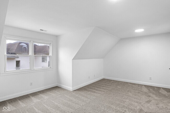 Building Photo - 12878 Mayfair Ln
