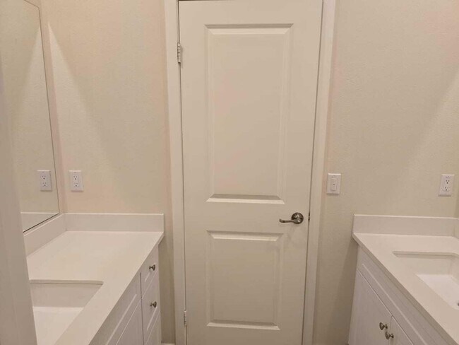 Building Photo - 82117 Verdi Rd