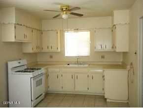 Building Photo - 9632 Montwood Dr
