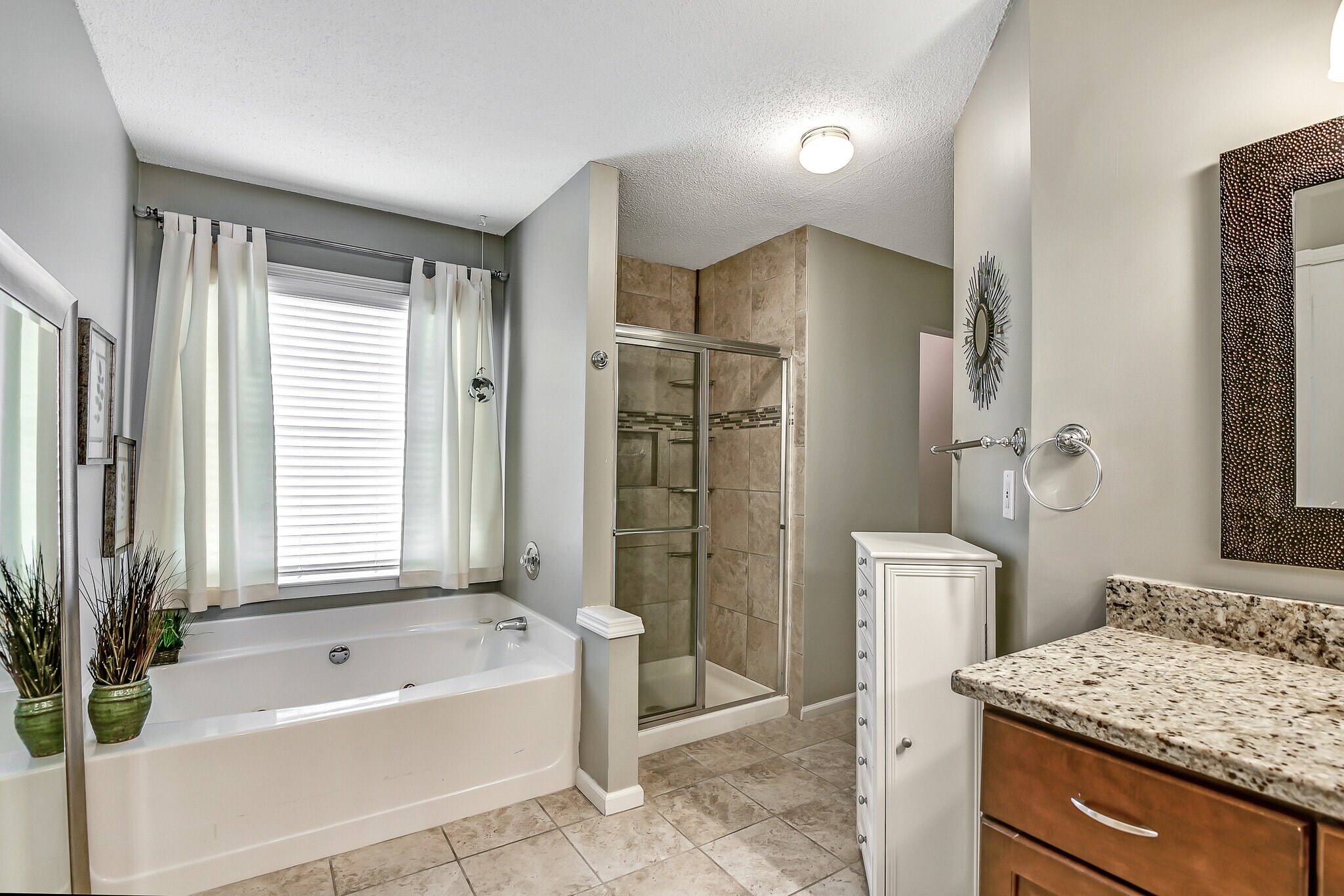 Building Photo - 6165 Pattingham Dr