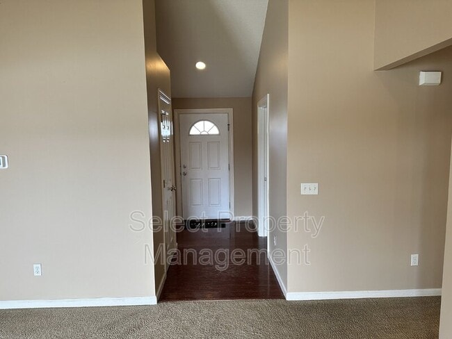 Building Photo - 8531 Forsythia Ct