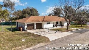 Building Photo - 107 Oak Crest