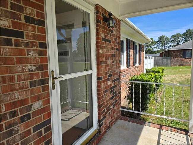 Building Photo - 5410 Laramie Ct