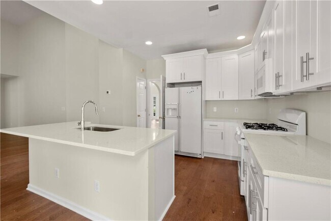 Building Photo - 1124 Sadlers Way