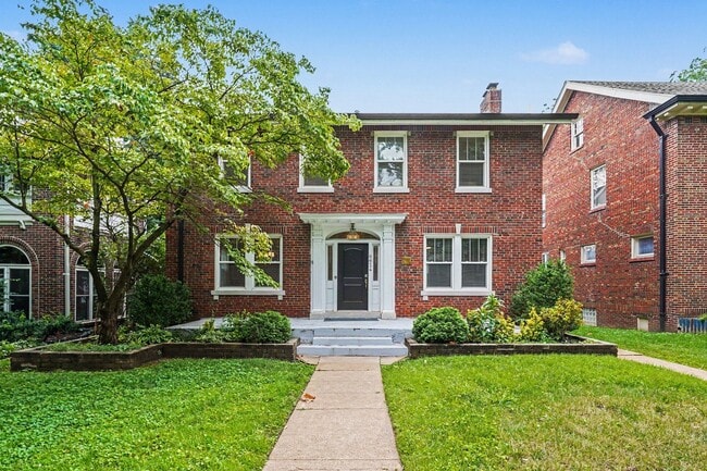 Building Photo - 6634 Pershing Ave
