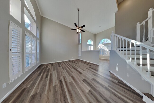 Building Photo - 9658 Therrell Dr