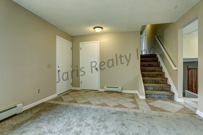 Building Photo - Charming Cul-De-Sac Home Near Downtown Castle Rock. Fantastic Fenced Backyard!