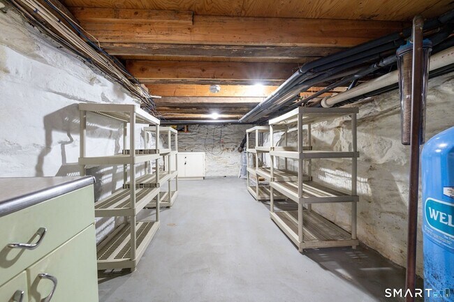 Building Photo - 73 Westledge Rd