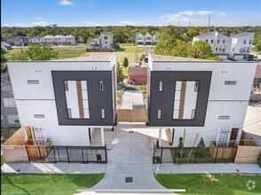 Building Photo - 3620 Lehall St