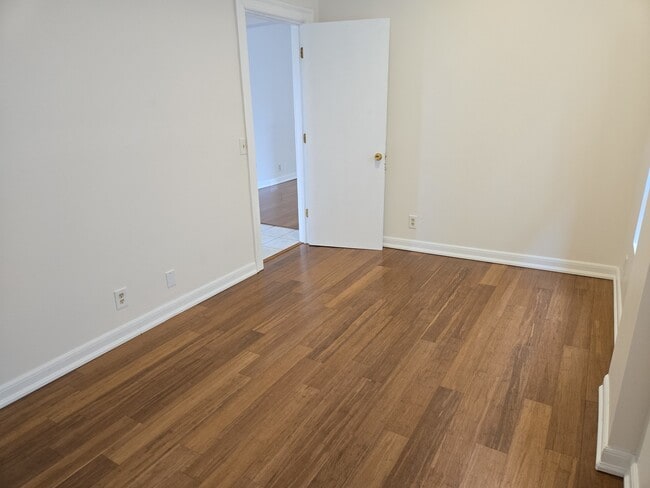 Building Photo - 2427 W Arthington St