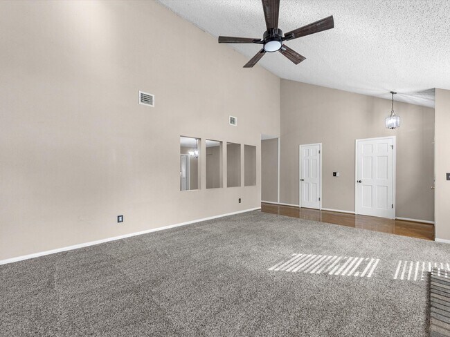 Building Photo - 11406 Sunshine Park Dr