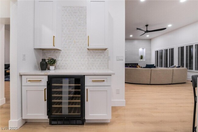 Building Photo - 2528 Sunup Dr