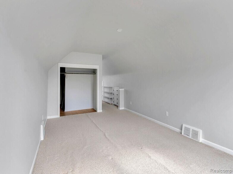 Building Photo - 8651 Hazelton St