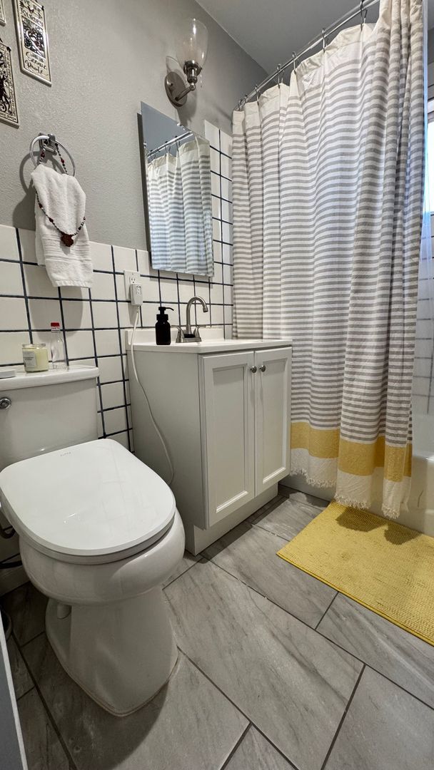 Building Photo - Renovated 4 Bedroom, 2 Bathroom Home in a Prime Phoenix Location!