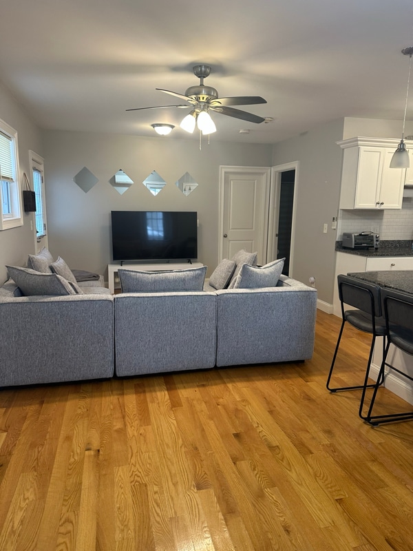 Building Photo - 39 Bourne St