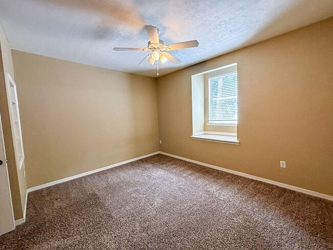 Building Photo - The Gables #29 - Pet Friendly!