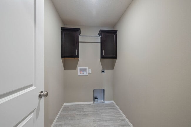 Building Photo - Beautiful 4 Bedroom Rental in Nixa with a ...