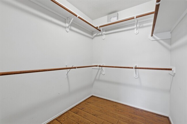 Building Photo - 18420 Sunrise Pines Dr