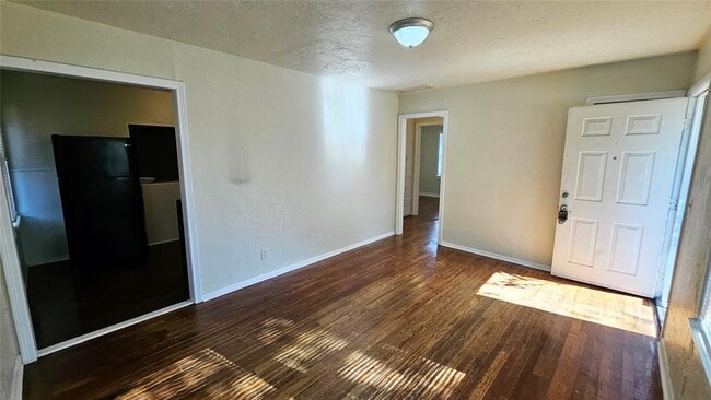 Building Photo - 913 NW 99th St