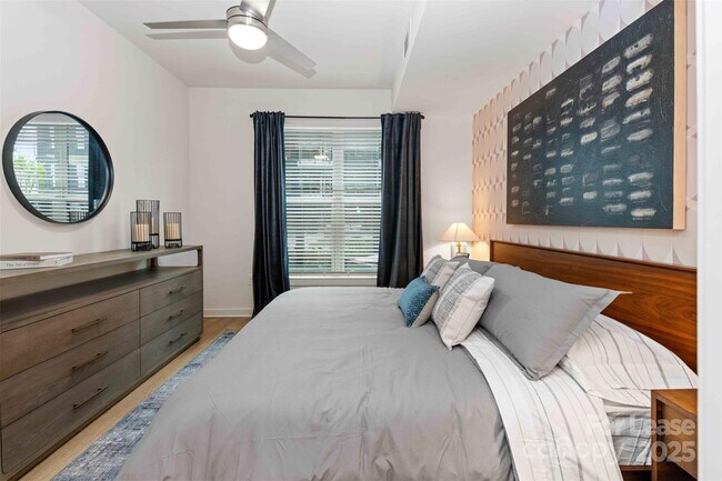 Building Photo - 3305 South Blvd