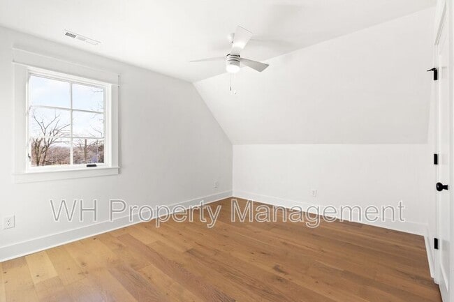 Building Photo - 500 Hobson Chapel Pl