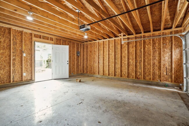 Building Photo - 718 Hanford St