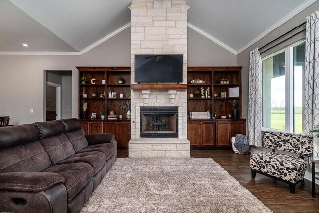 Building Photo - 501 E Cemetery Rd