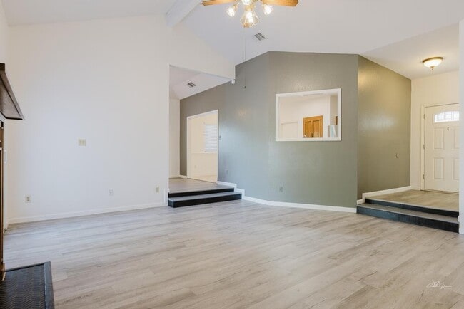 Building Photo - 14509 Crystal Ct
