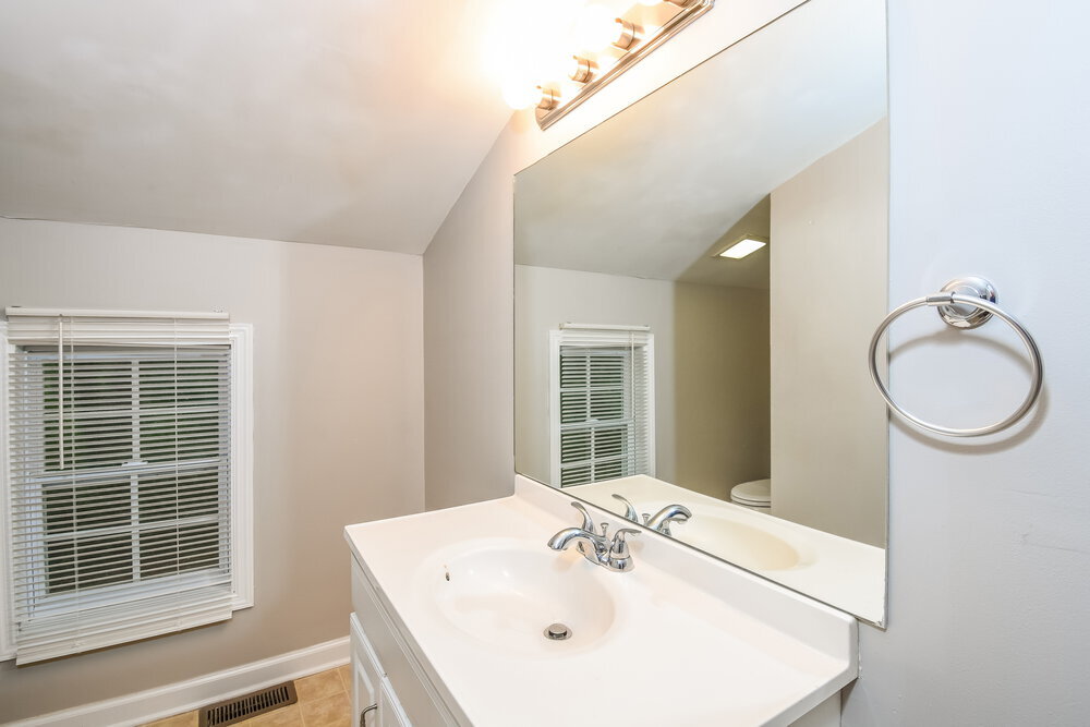 Building Photo - 3332 Chesterfield Ct